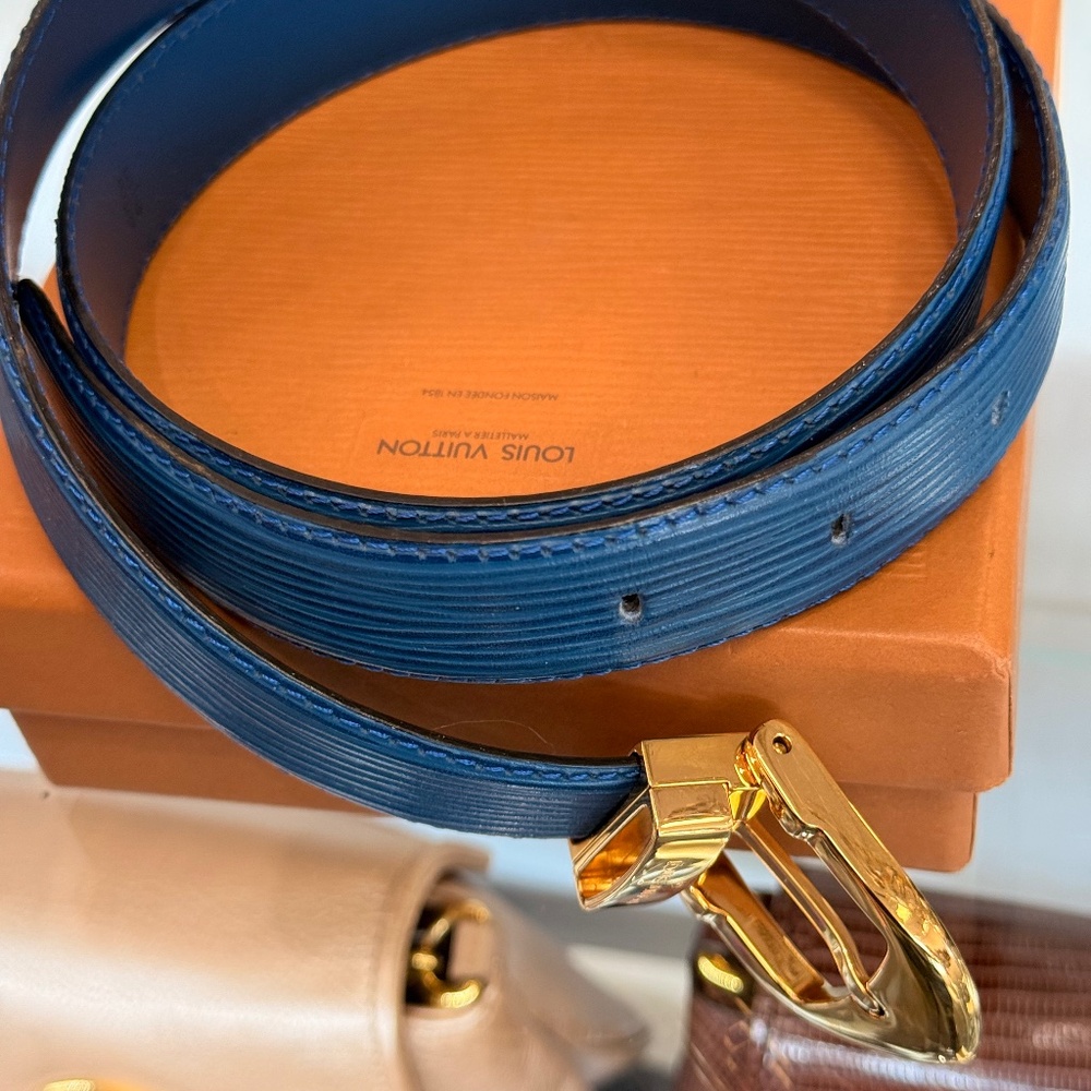 Louis Vuitton 85/34 epi bright blue gold buckle Belt